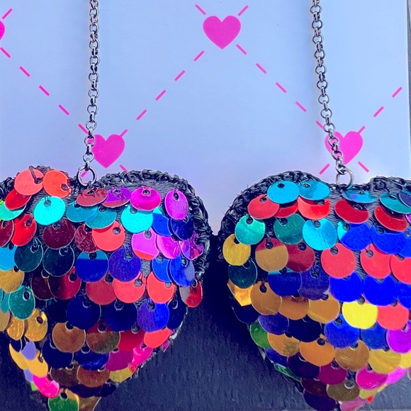 New Betsey Johnson
LUV Betsey Women's Sequin Heart Linear Hematite Earrings - Picture 8 of 9